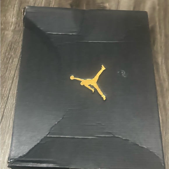 Nike Jordan Retro 11s like new! Comes with Box!
Blue suede - Picture 3 of 3